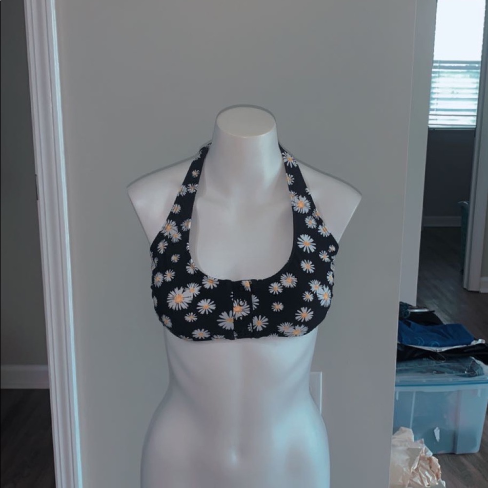 Adorable Daisy print bikini top